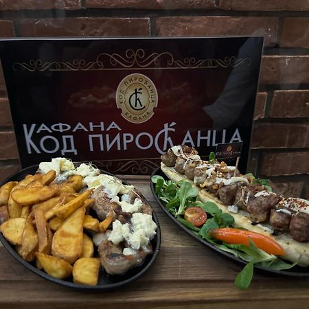 Pirocanac Rooms & Restaurant "Breakfast-Lunch-Dinner" Pirot Buitenkant foto