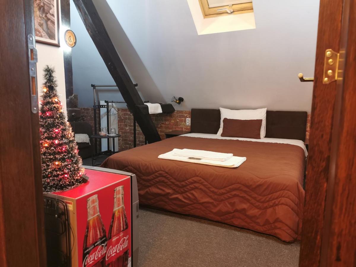 Pirocanac Rooms & Restaurant "Breakfast-Lunch-Dinner" Pirot Buitenkant foto
