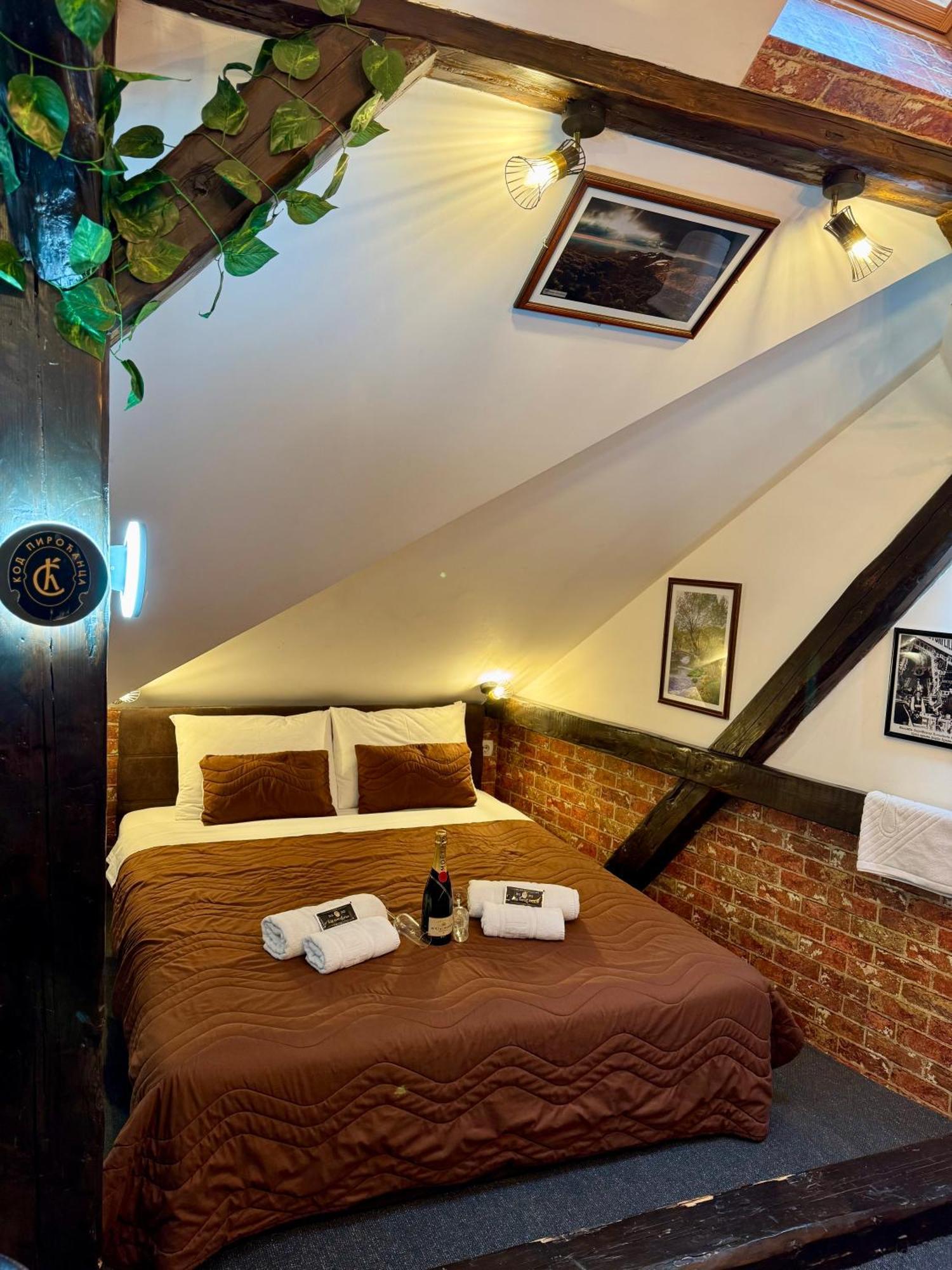 Pirocanac Rooms & Restaurant "Breakfast-Lunch-Dinner" Pirot Buitenkant foto