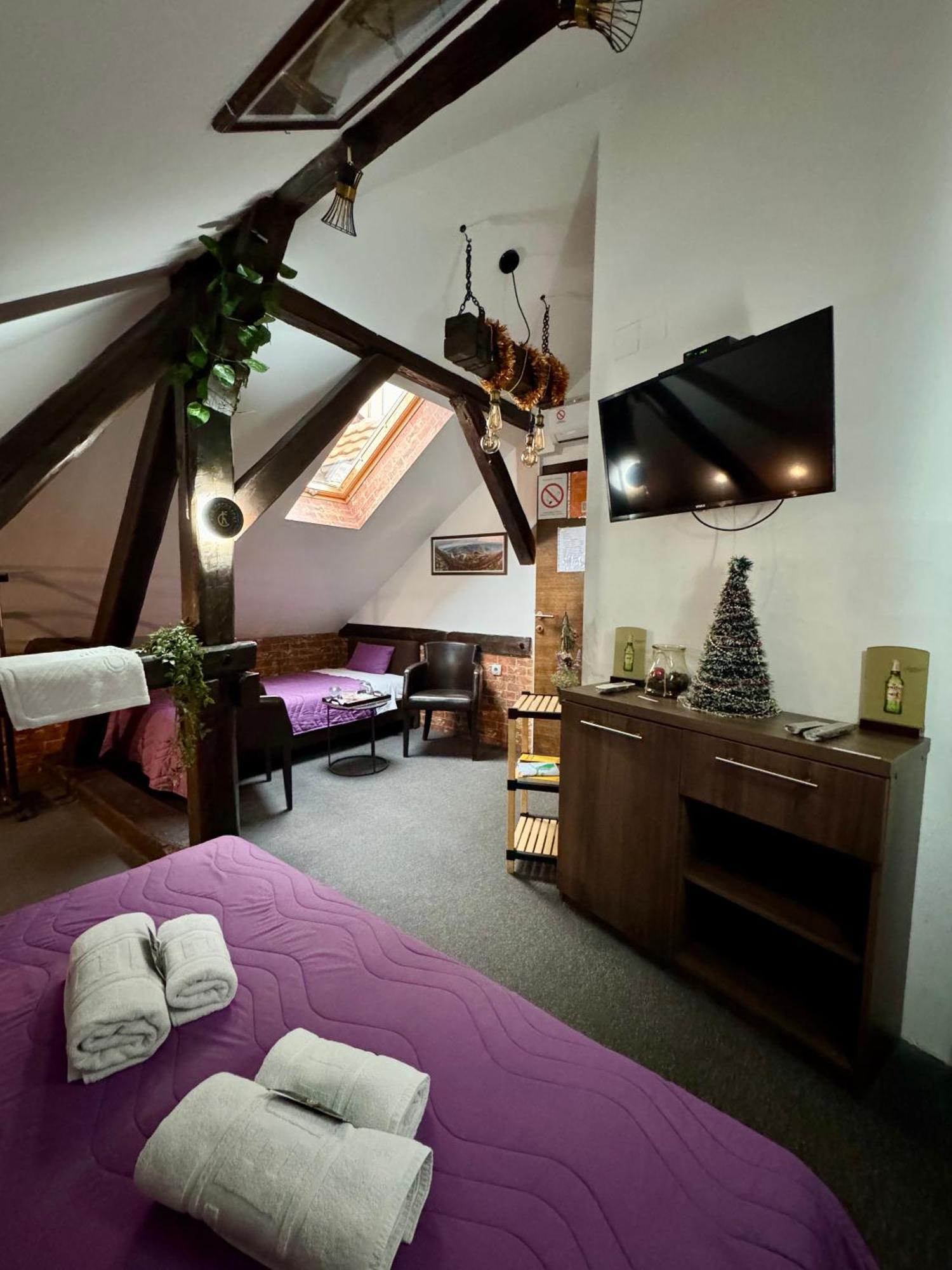 Pirocanac Rooms & Restaurant "Breakfast-Lunch-Dinner" Pirot Buitenkant foto
