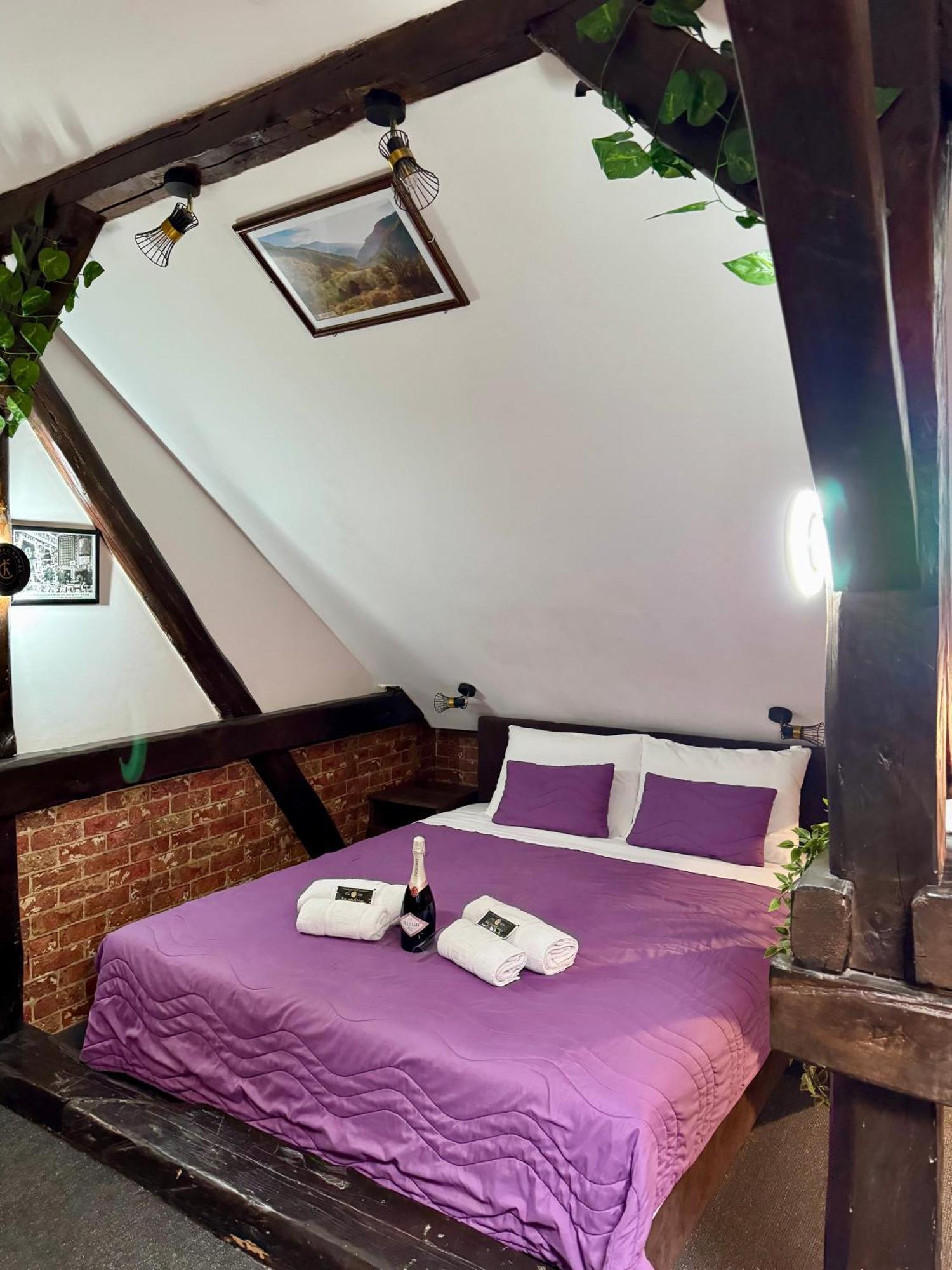 Pirocanac Rooms & Restaurant "Breakfast-Lunch-Dinner" Pirot Buitenkant foto