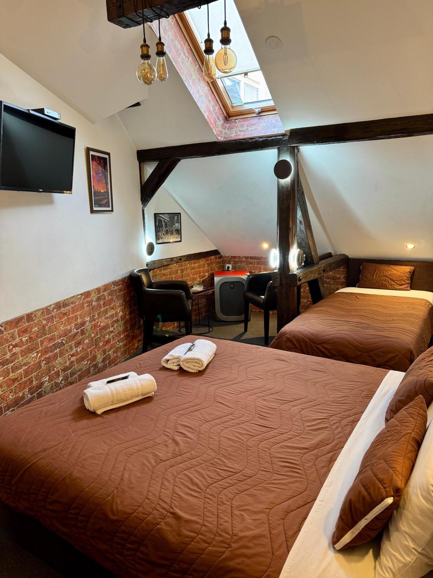 Pirocanac Rooms & Restaurant "Breakfast-Lunch-Dinner" Pirot Buitenkant foto