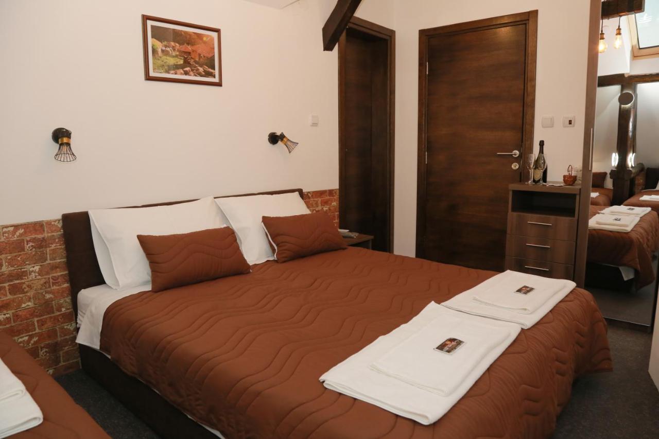 Pirocanac Rooms & Restaurant "Breakfast-Lunch-Dinner" Pirot Buitenkant foto