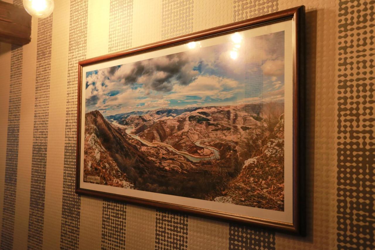 Pirocanac Rooms & Restaurant "Breakfast-Lunch-Dinner" Pirot Buitenkant foto