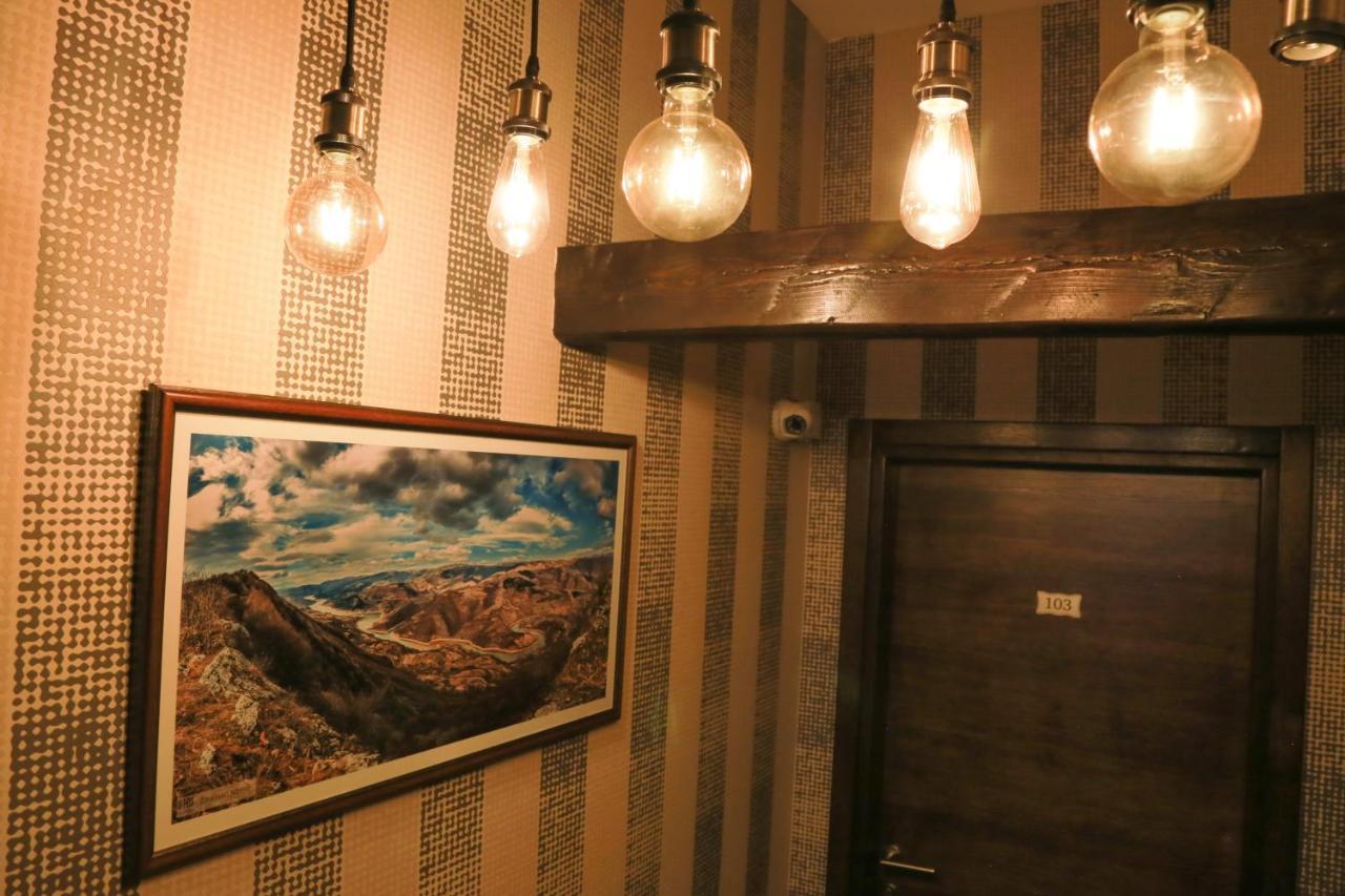 Pirocanac Rooms & Restaurant "Breakfast-Lunch-Dinner" Pirot Buitenkant foto